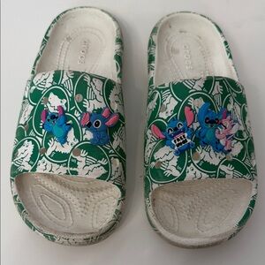 CROCS Crocodile Design Slip On Green and White Size 6 Sandals